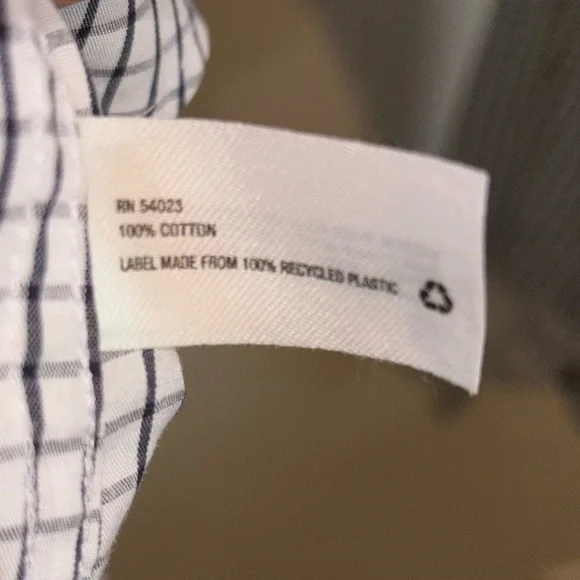 GAP NON IRON Button down 15-15 1/2” - Picture 4 of 5